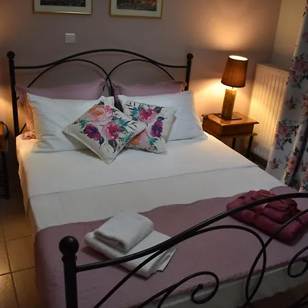 Stravos-platanos Apartment *